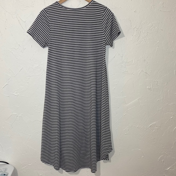 ✅ Bundle of two LulaRoe Oversized Casual  Dress Sz XS Stripped/ Bohemian Print - Picture 10 of 16